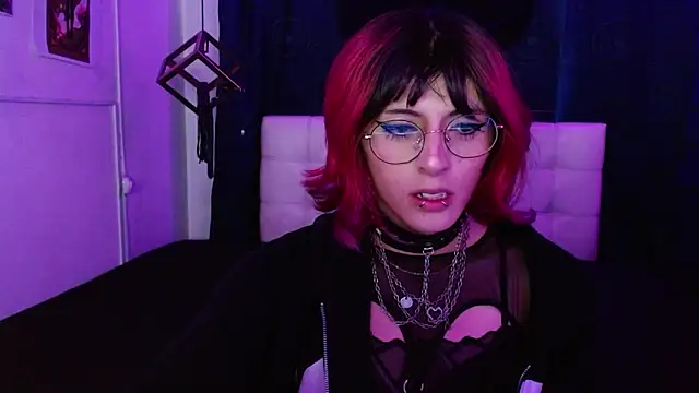 goth minerva online show from October 18, 2025, 1:23 pm