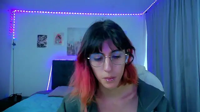 goth minerva online show from March 26, 2026, 1:28 pm