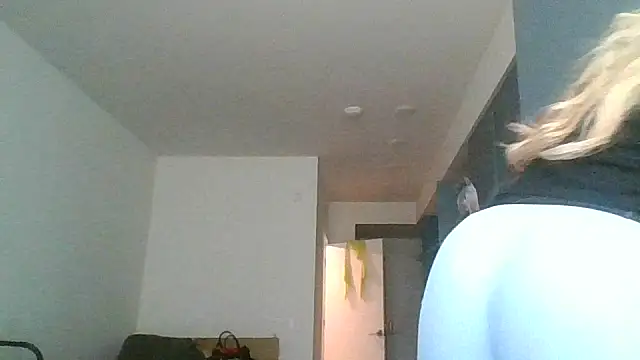 ItsBarbieBitcxxxx69 online show from February 7, 2026, 11:30 pm