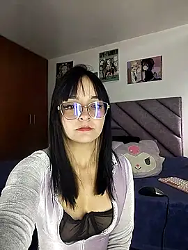 KARINNA  RAVEN online show from October 5, 2025, 4:27 pm