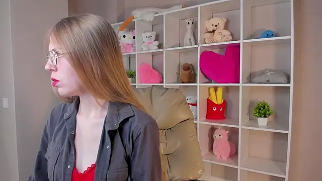 Joann Shermann online show from September 11, 2025, 12:44 am