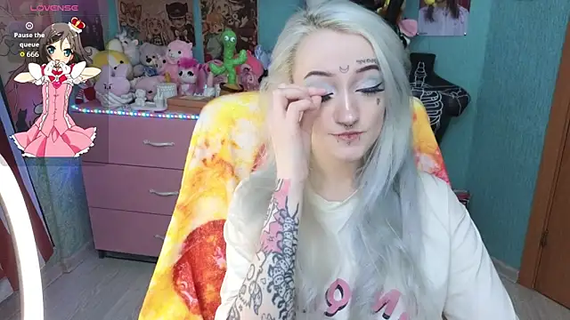 Manuela unicorn online show from April 21, 2026, 3:57 am