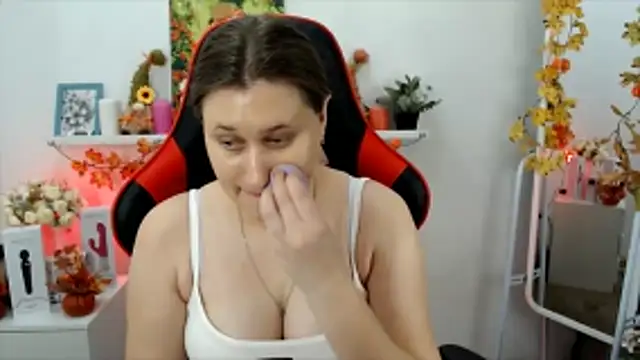 Lucky Lana online show from November 7, 2025, 2:44 am