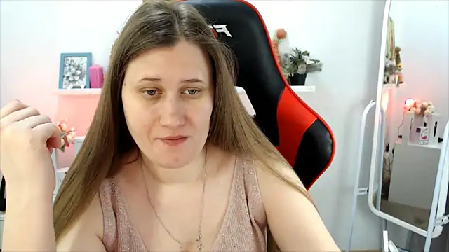 Lucky Lana online show from March 16, 2026, 3:01 am