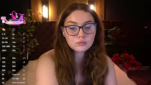 Snapshot of LuxSopphia chatting on May 24, 2026, 12:32 pm LuxSopphia online show from May 24, 2026, 12:32 pm