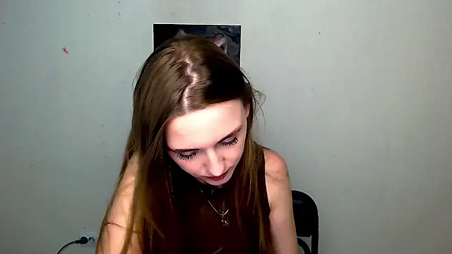 Snapshot of Doll_Angelina chatting on June 12, 2026, 6:12 am Doll Angelina online show from June 12, 2026, 6:12 am