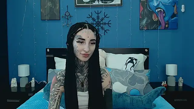 Velvetbat online show from April 12, 2026, 7:02 am