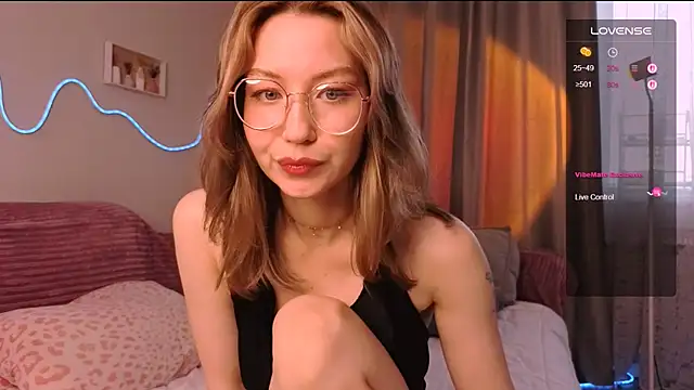 Lilo Sims online show from September 15, 2025, 2:55 am