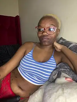 YummyMelanin117 online show from December 18, 2025, 8:59 pm