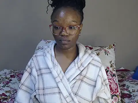 YummyMelanin117 online show from March 23, 2026, 3:54 am