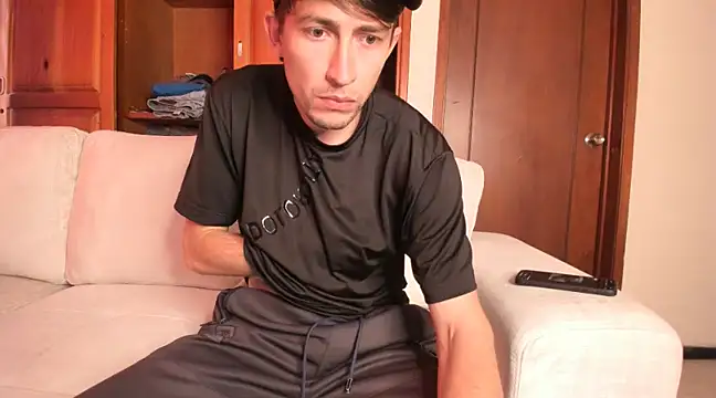 laurent 01 online show from March 20, 2025, 1:26 pm