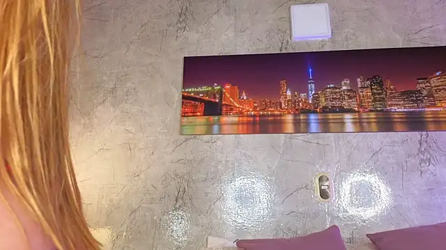 zaraquiinn online show from March 31, 2026, 2:28 pm