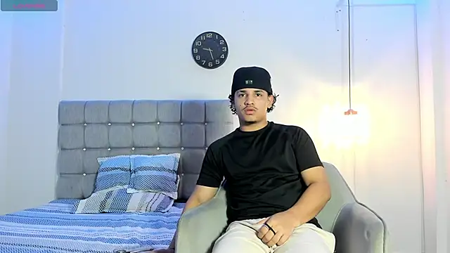 samxx muscle online show from October 9, 2025, 1:53 pm