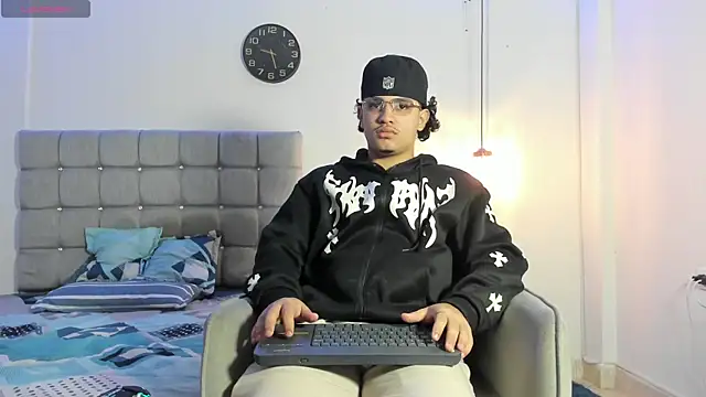 samxx muscle online show from November 1, 2025, 2:19 pm