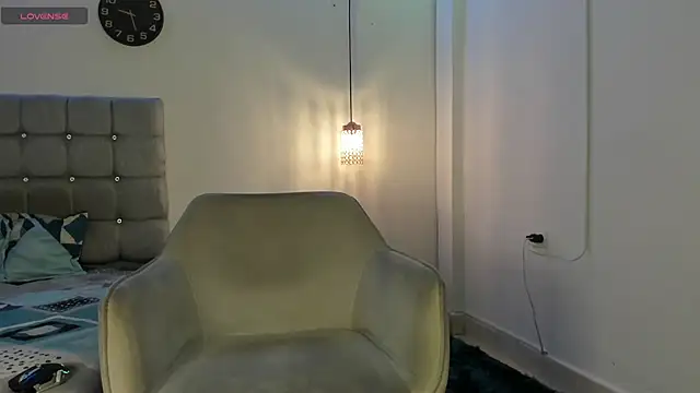 samxx muscle online show from November 13, 2025, 2:49 pm