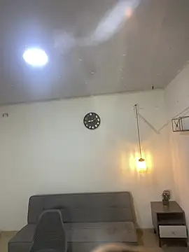 samxx muscle online show from April 15, 2026, 2:13 pm