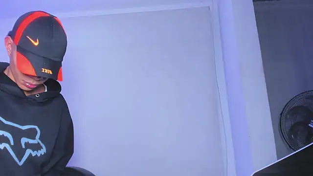 candyandmarilyn online show from November 15, 2025, 3:59 am