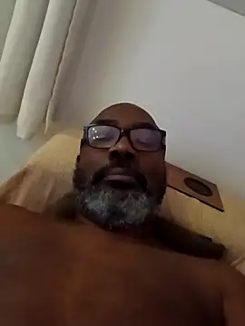 Snapshot of Bigmaumau54 chatting on December 17, 2025, 12:49 am Bigmaumau54 online show from December 17, 2025, 12:49 am