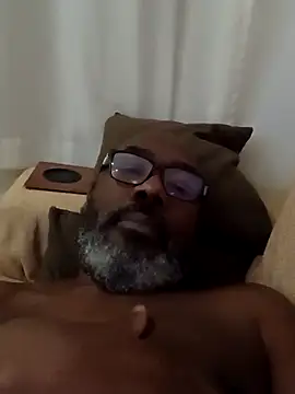 Snapshot of Bigmaumau54 chatting on December 20, 2025, 1:45 am Bigmaumau54 online show from December 20, 2025, 1:45 am