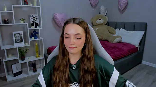 MelanieAlves online show from March 17, 2026, 6:11 pm