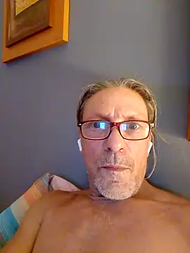 Deddyitalia3p online show from September 17, 2025, 9:27 pm