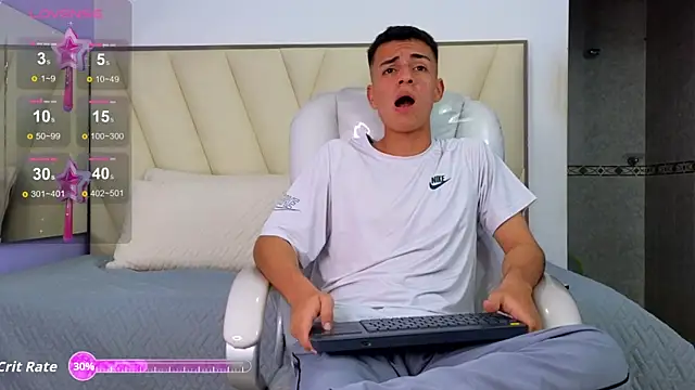 Hotboy21  online show from September 13, 2025, 3:50 am