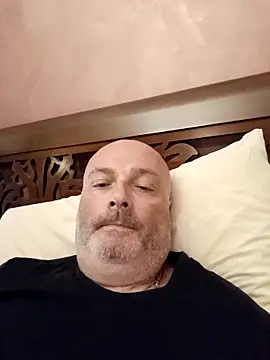 Alexis Bull online show from September 20, 2025, 8:04 am