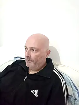 Alexis Bull online show from October 16, 2025, 5:14 pm