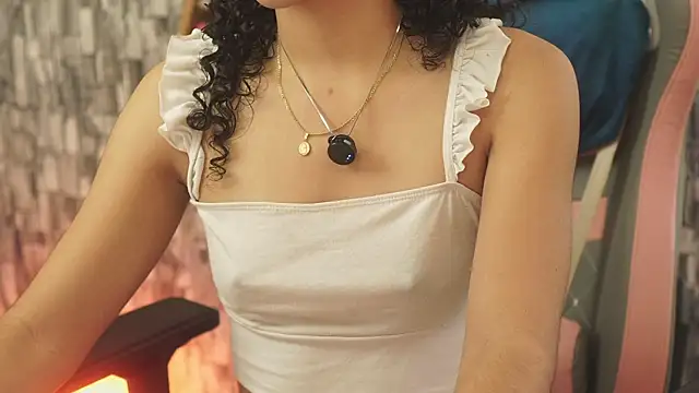 bonniie 98  online show from May 15, 2026, 7:10 pm