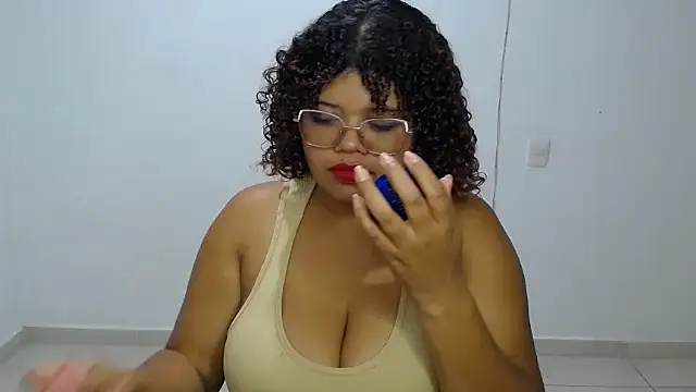 natalietits1 online show from December 23, 2025, 6:00 am