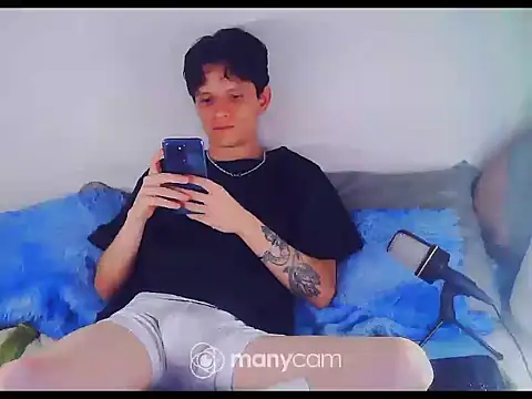 santihot089 online show from February 14, 2026, 8:38 pm