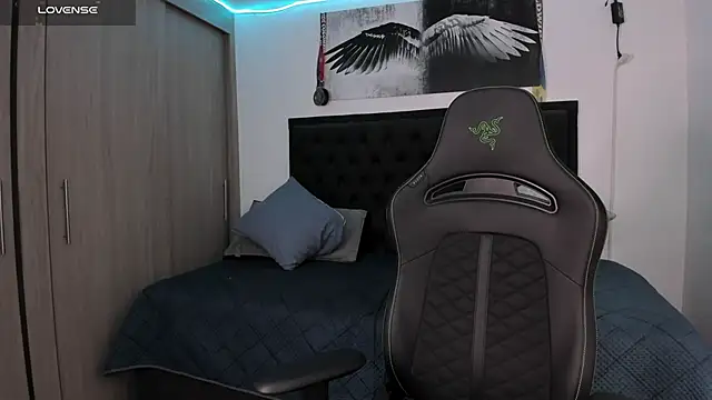 santi aesthetic online show from September 23, 2025, 3:42 am