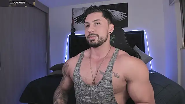 santi aesthetic online show from April 11, 2026, 11:31 pm