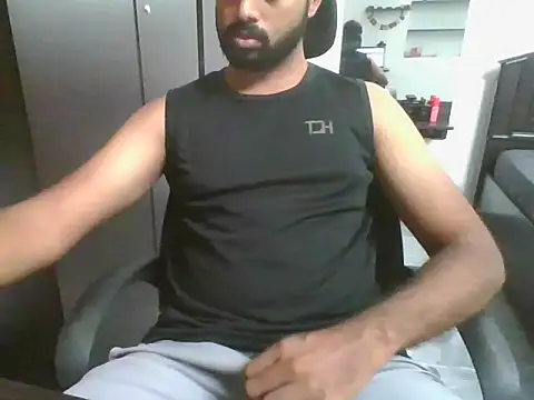 lovelyakash69 online show from April 2, 2026, 8:34 am