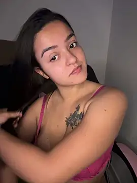 Manu 2002  online show from September 18, 2025, 1:40 am