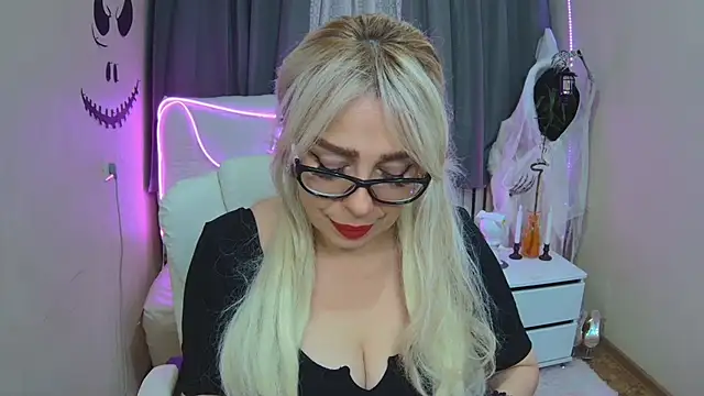 KatrinaCharm online show from October 15, 2025, 6:57 am