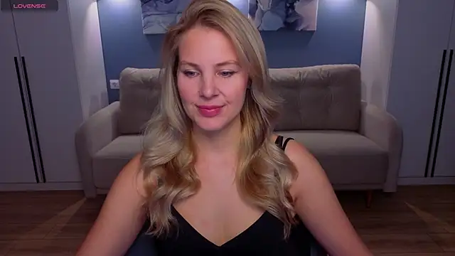 MelanieBennett online show from May 14, 2026, 6:20 am