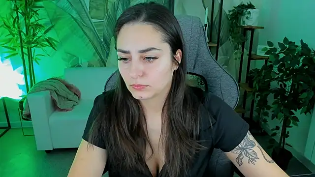 ValeriiMills online show from January 7, 2026, 2:30 pm