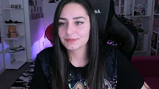 ValeriiMills online show from January 12, 2026, 2:44 pm