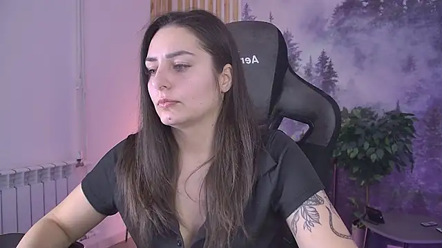 ValeriiMills online show from February 14, 2026, 2:47 pm