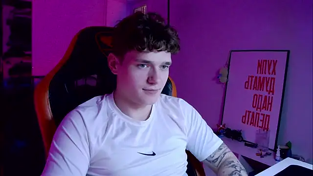 DanyDavis online show from October 4, 2025, 7:23 pm