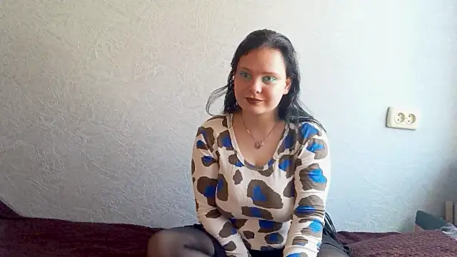 SweetPiggyx online show from June 2, 2026, 1:35 pm