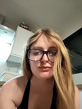 tuny x online show from April 17, 2026, 4:37 am