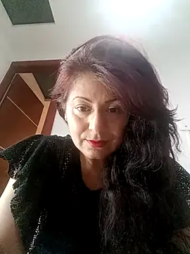 lunadicty online show from November 19, 2025, 12:32 am