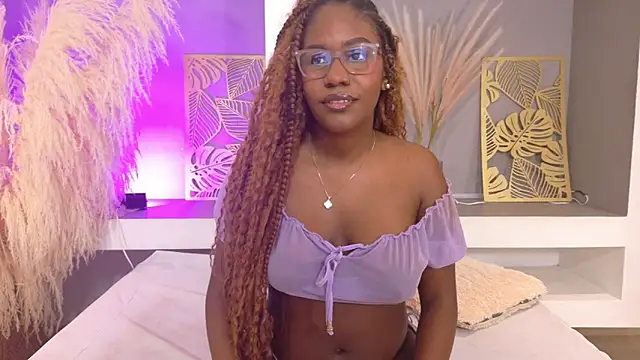 RachelStonne online show from December 22, 2025, 12:57 pm