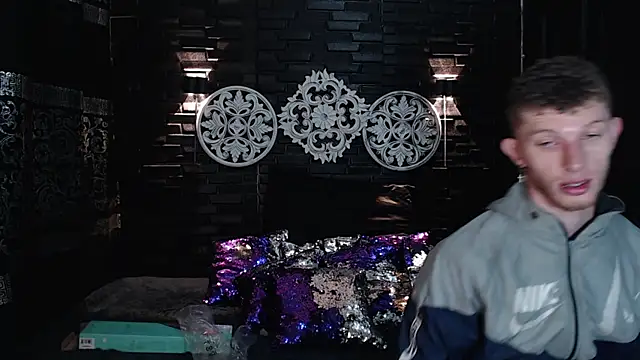 andrewxbi online show from September 19, 2025, 12:06 pm