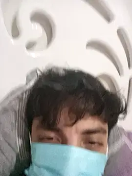 Snapshot of leona633 chatting on March 22, 2025, 12:35 pm leona633 online show from March 22, 2025, 12:35 pm