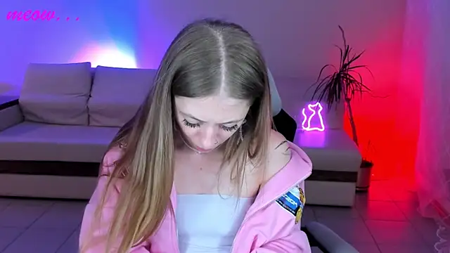 Snapshot of SweetMeeow chatting on November 5, 2025, 1:27 am SweetMeeow online show from November 5, 2025, 1:27 am