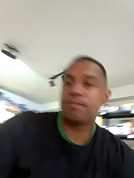 elnegro707070 online show from November 7, 2025, 11:21 am