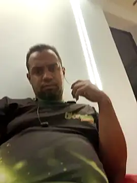 elnegro707070 online show from November 25, 2025, 1:05 am